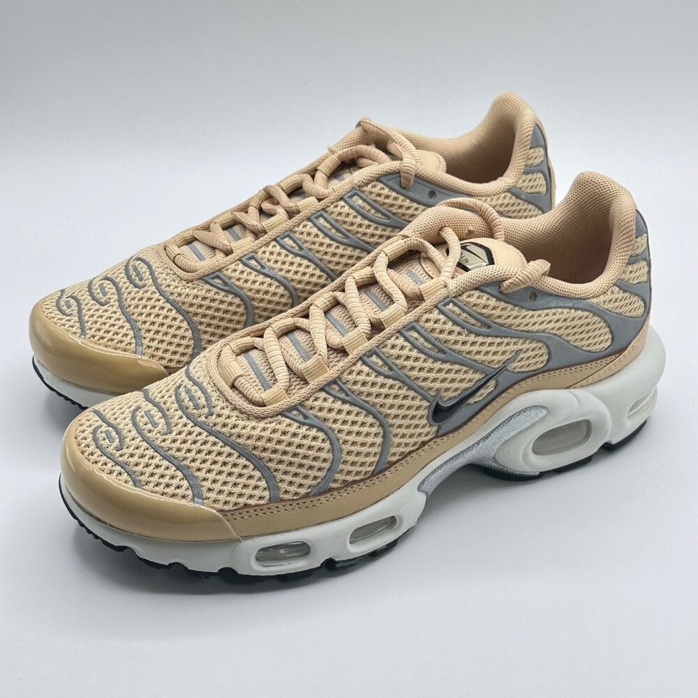 Women's Nike Air Max Plus TN  Sesame Silver Black Tuned Air FV8480-200 Size 6 - Picture 2 of 12